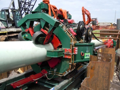 Excavaci&oacute;n de pozos para la instalaci&oacute;n de oleoductos bajo carreteras y ferrocarriles